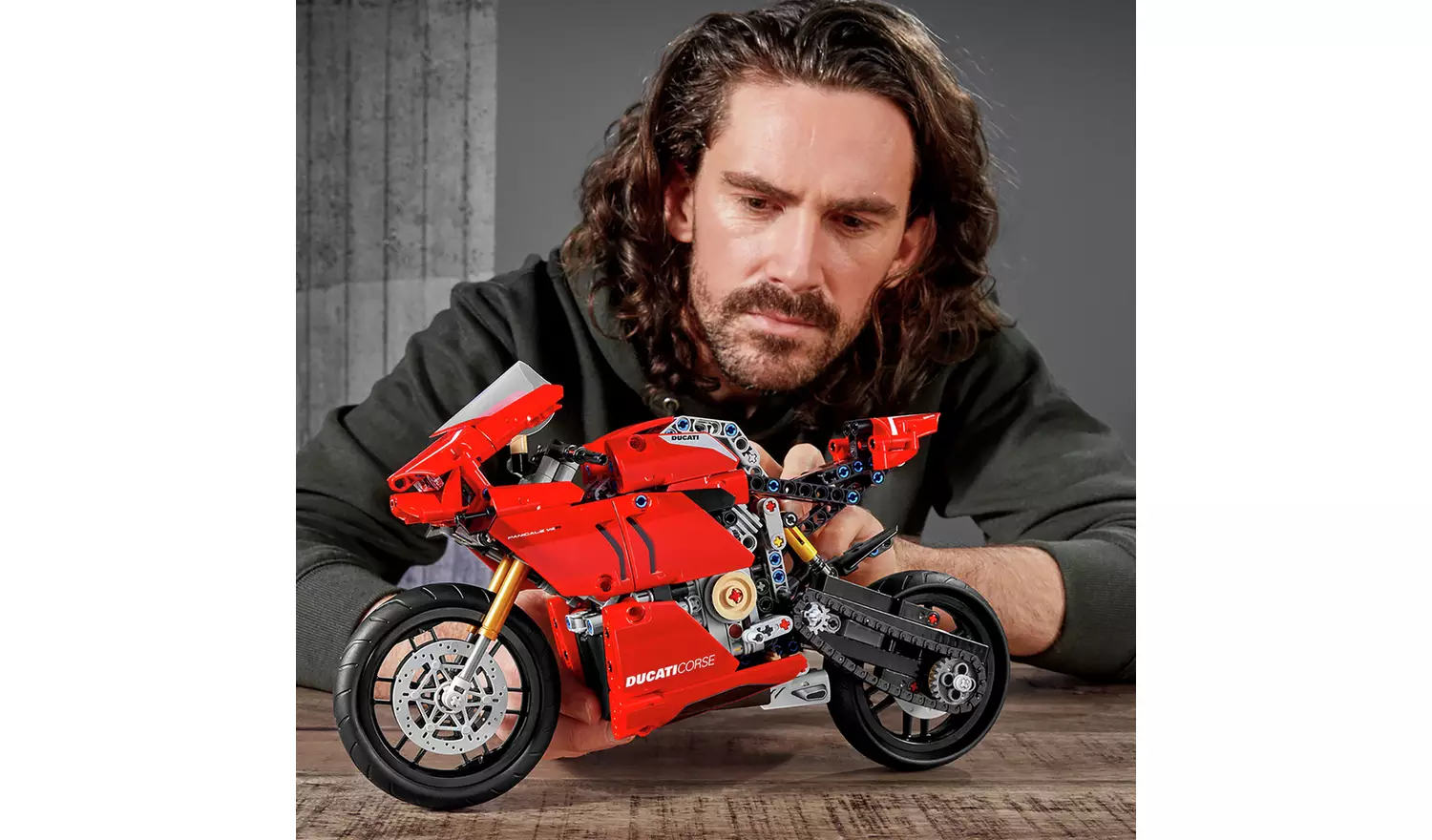 LEGO Technic Ducati Panigale V4 R Motorbike Model Set 42107