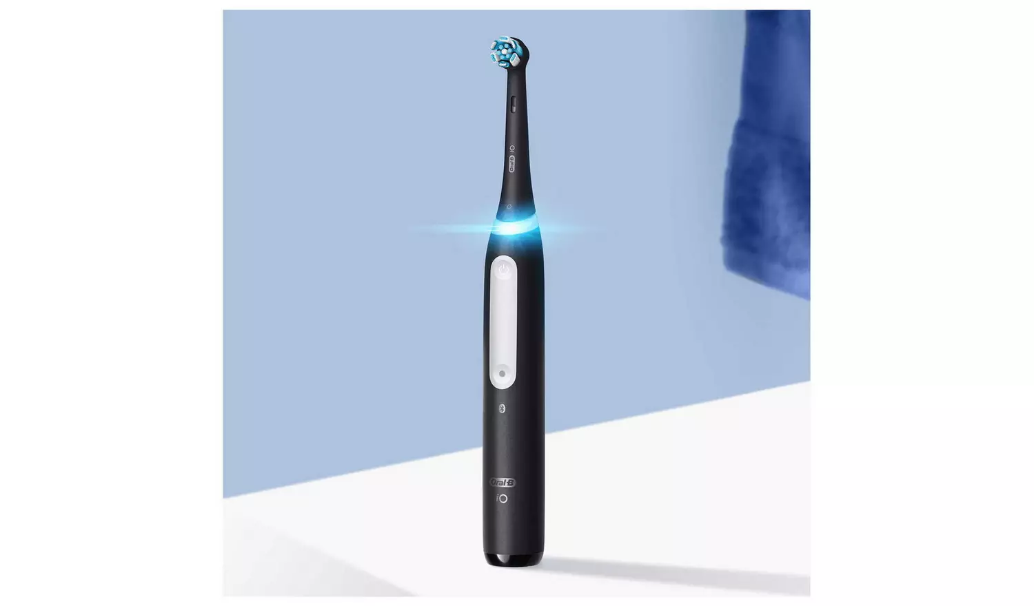 Oral-B iO4 Electric Toothbrush - Black